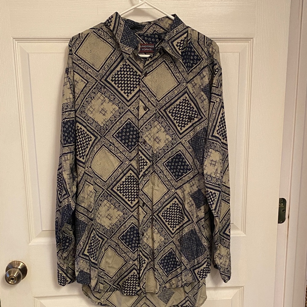 Roundtree & Yorke Navy and Cream Printed Button-Up Shirt